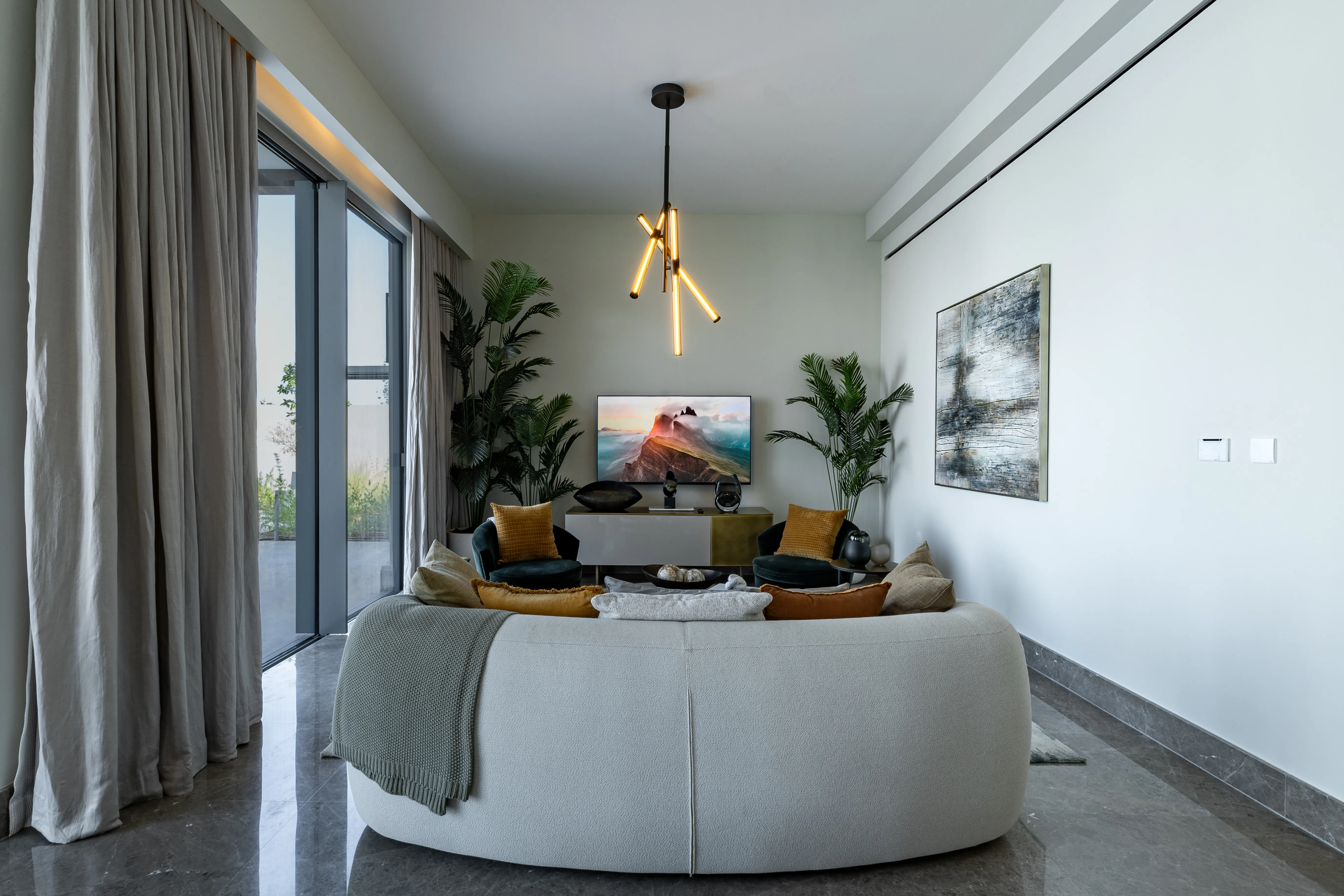 Glam — gallery image 7