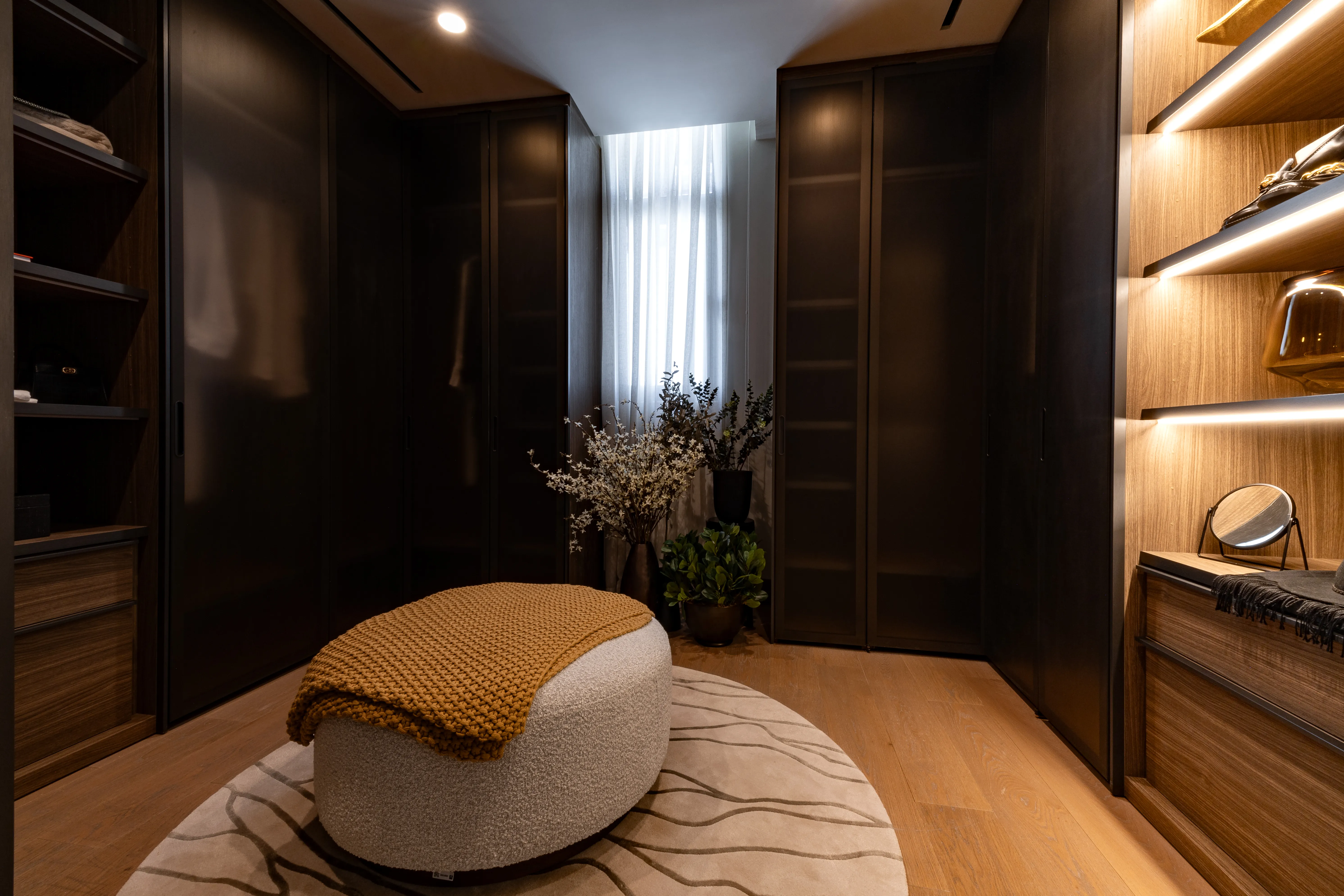 Glam — gallery image 14